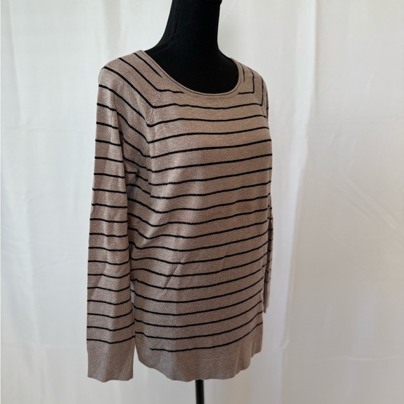 Pink Clover Sweater - Picture 3 of 6